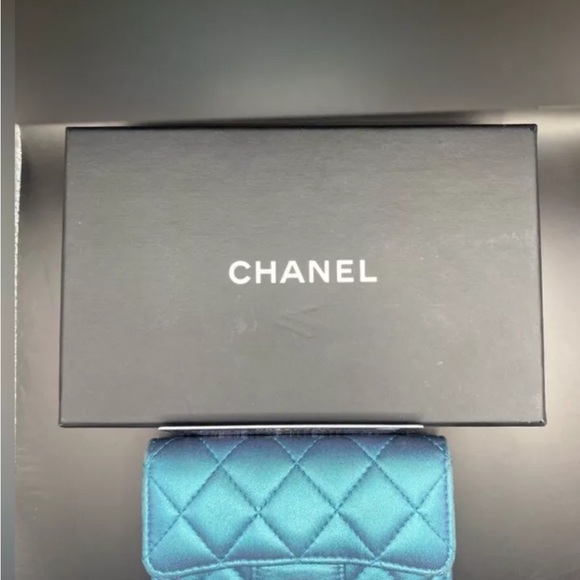 ❌SOLD❌ Iridescent Lambskin Quilted Small Compact Wallet Turquoise/Lavender Tones - Picture 2 of 10